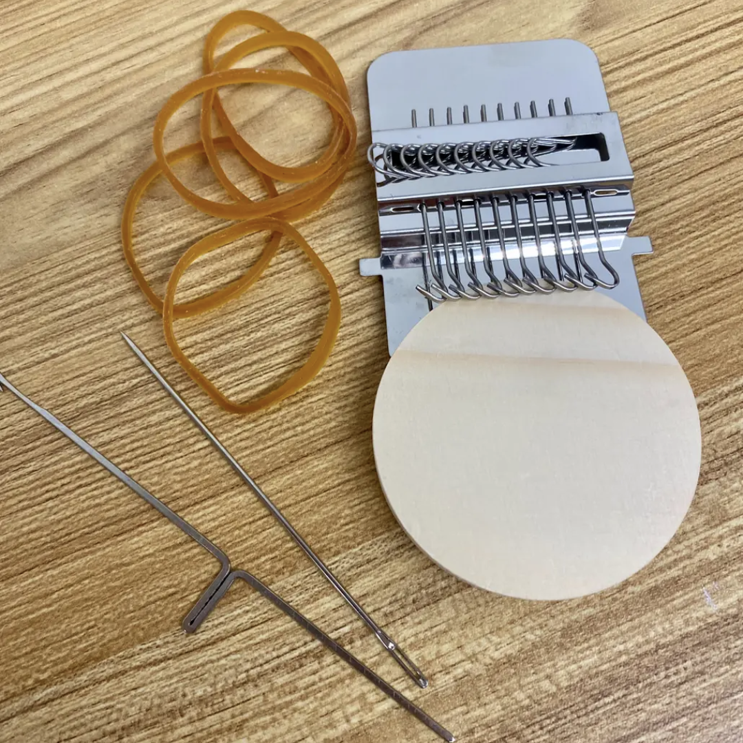 Speedweve Style Mending Loom (10 Hooks)
